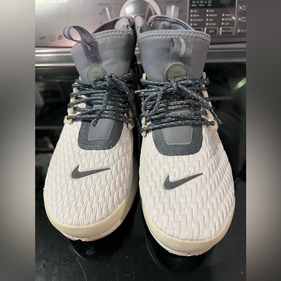 Nike Shoes - Nike Air Presto Mid Utility PRM